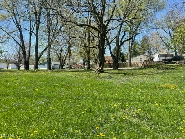 Miami Ave NW, Massillon, OH 44647