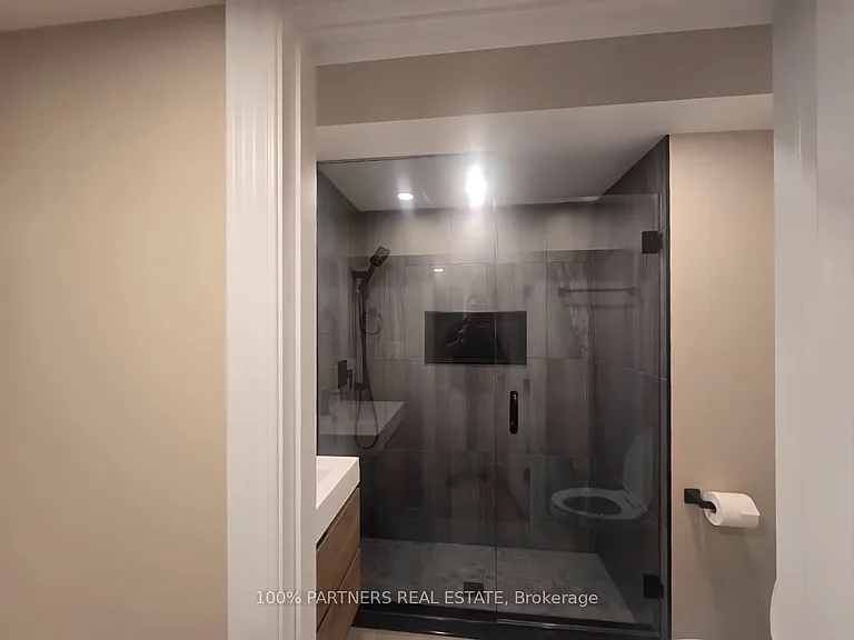 244 Burbank Dr #BASEMENT — Photo 17