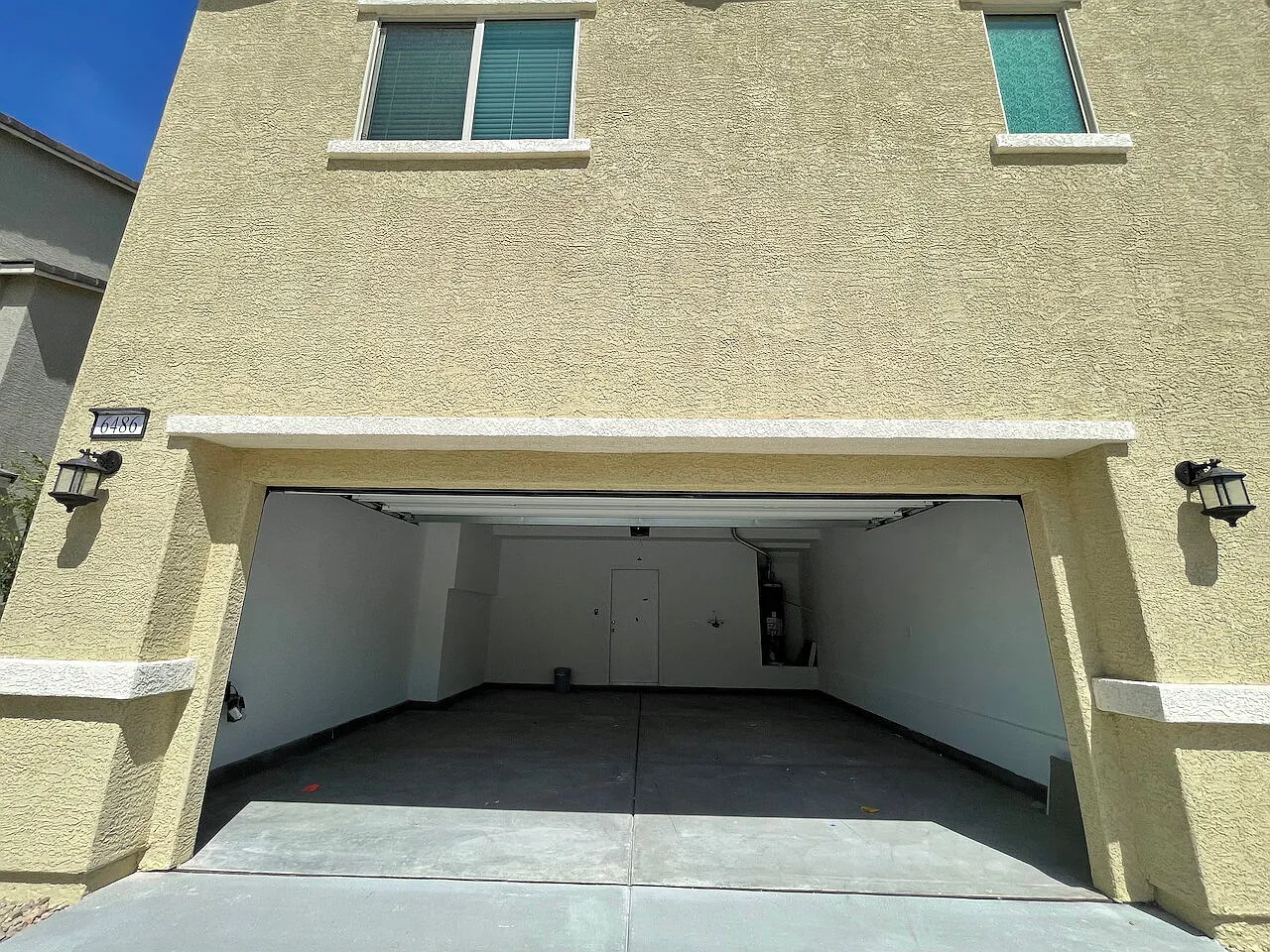 4 bed, 2.5 bath, 1975 sqft, $2,050 — Photo 3