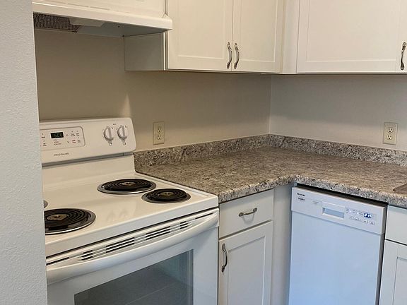 2nd image of 208 N Franklin St