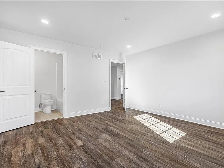 413 Weston Park — Photo 30