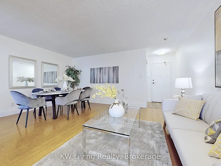 633 Bay St #814 — Photo 10