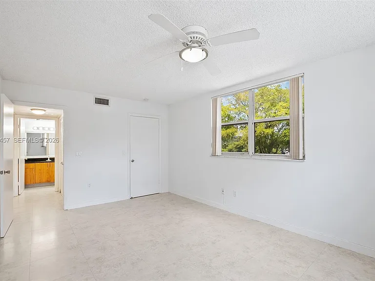 8373 Lake Dr #201 — Photo 23