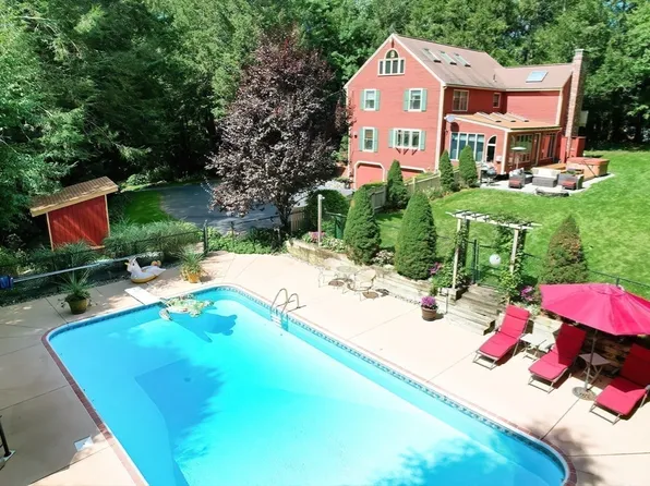 105 Blood Rd, Charlton, MA 01507