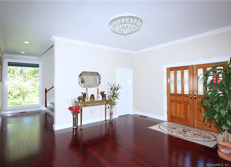 108 Comstock Hill Ave, Norwalk, CT 06850 Zillow