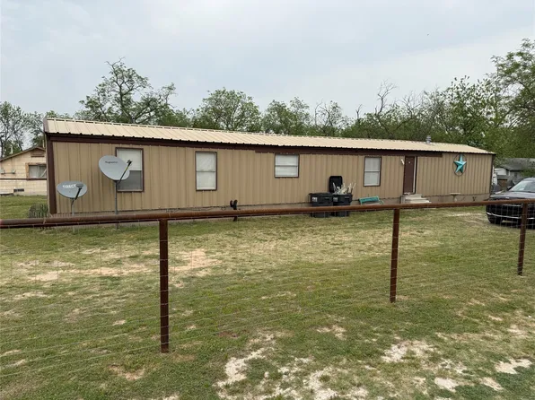 1041 Ladelle St, De Leon, TX 76444