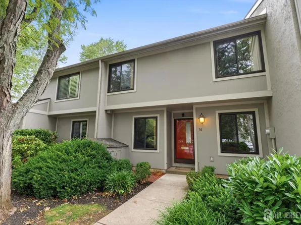 16 Irongate, Metuchen, NJ 08840