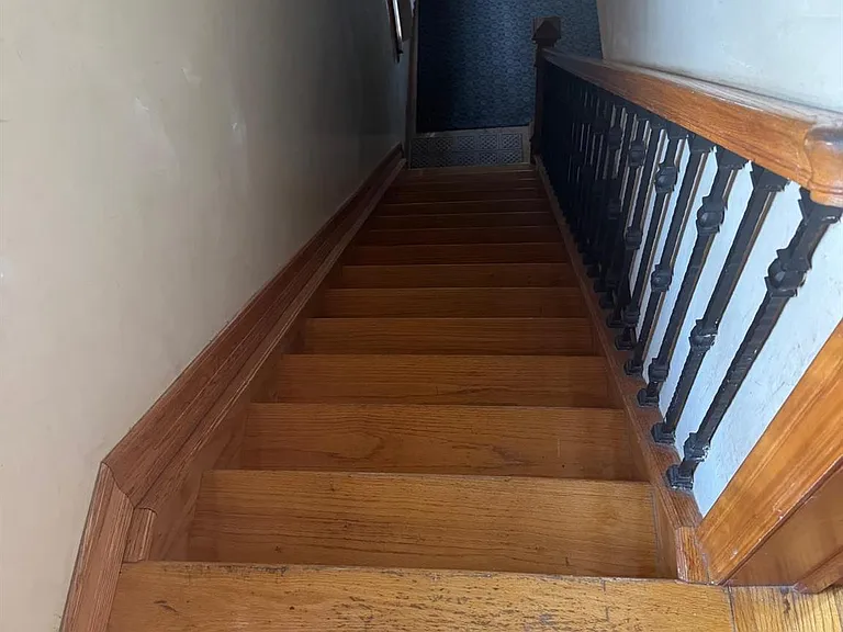 138-54 Hoover Ave #3R — Photo 17