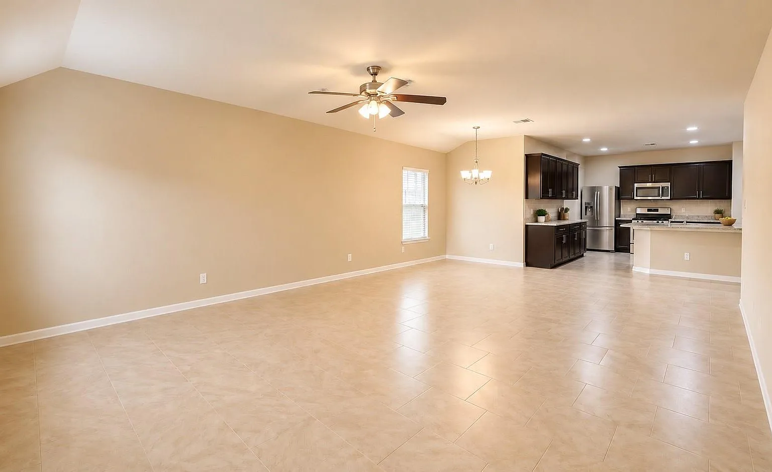 4 bed, 2.0 bath, 2117 sqft, $2,150 — Photo 4