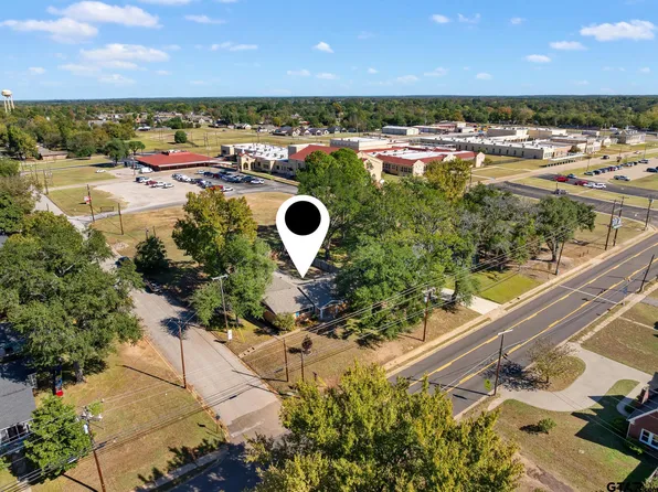 291 E Main St, Van, TX 75790