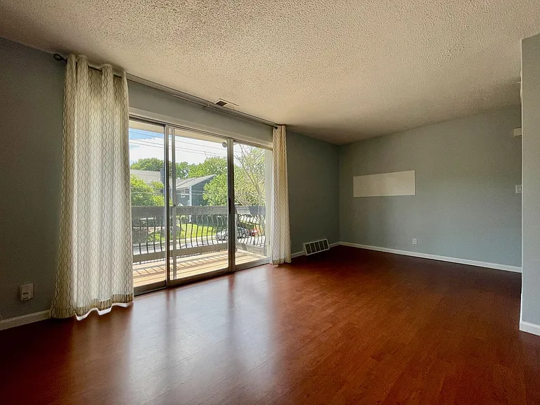 4147 Roanoke Rd #17 — Photo 5