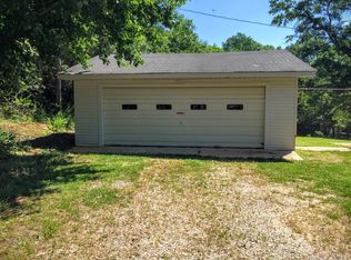 1371 Seale Bend Rd, Pontotoc, MS 38863