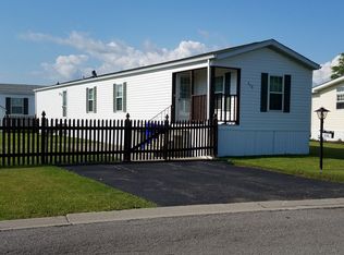 838 Fernwood Dr, Lockport, NY 14094