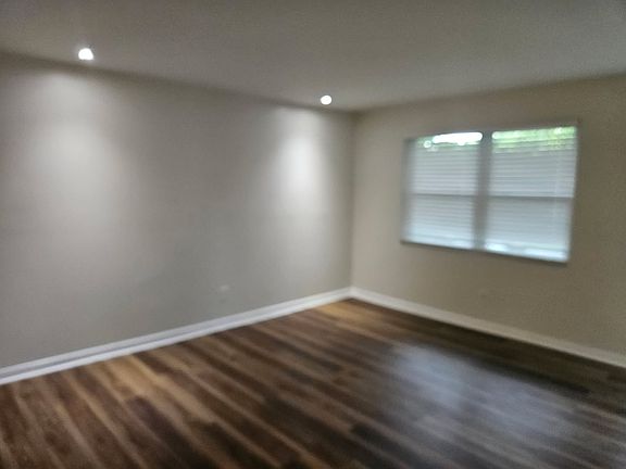 3rd image of 3193 E Point St APT 4