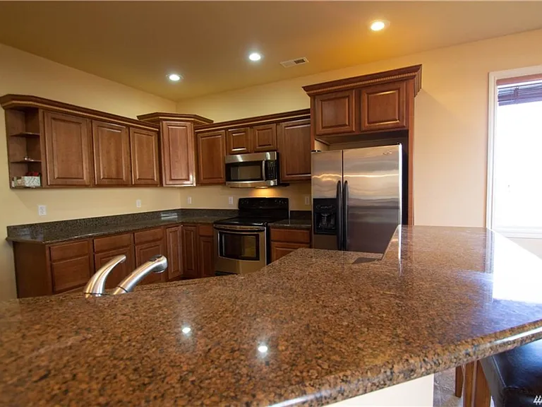 523 N Paxson Dr — Photo 10