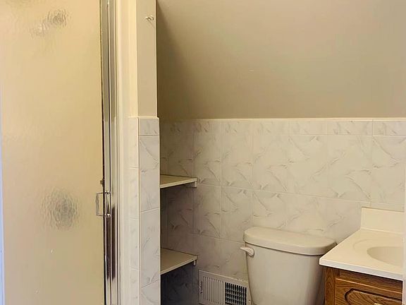 4th image of 587 34th Ave #3A
