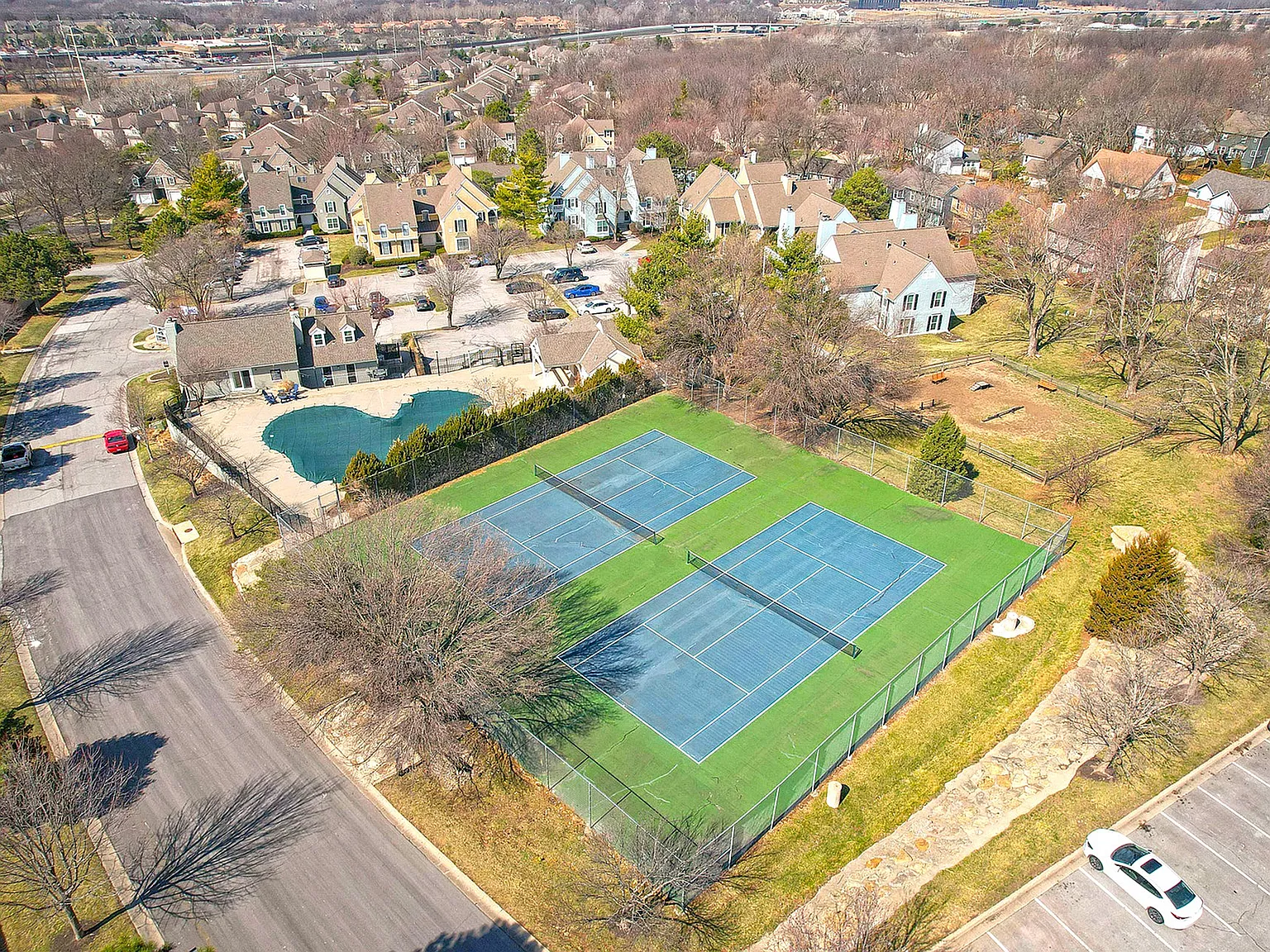 Hunter's Pointe Apartments — Photo 2
