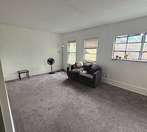 5th image of 54 E Northwood Ave