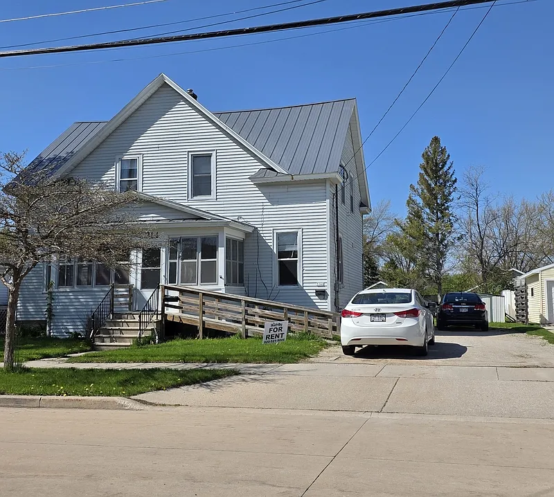 Building Photo - 314 W 19th Ave
