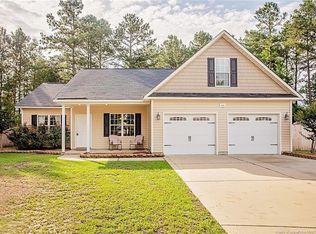 105 Triple Crown Dr, Raeford, NC 28376