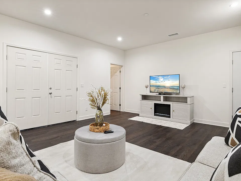 13227 Florwood Ave
