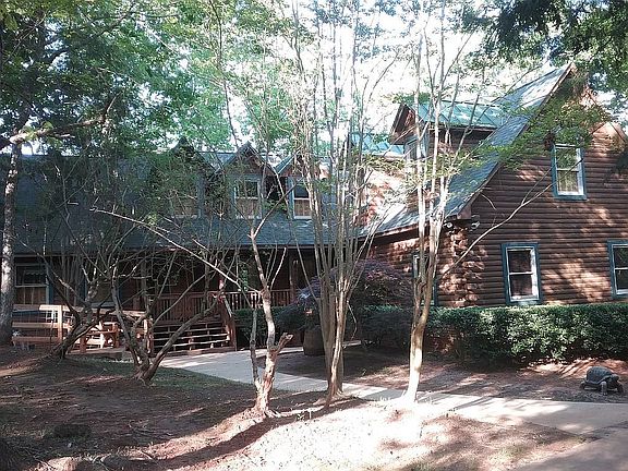 3rd image of 129 Tiger Paw Ln