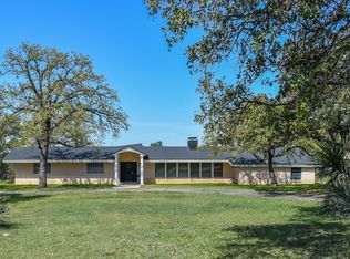 1124 W 6th St, Brady, TX 76825