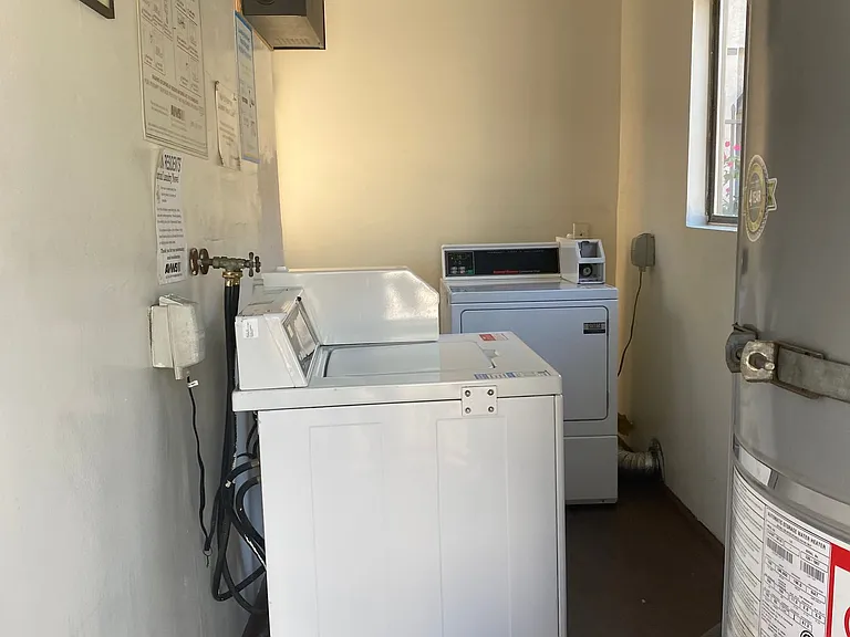 1147 San Rafael Ave — Photo 4