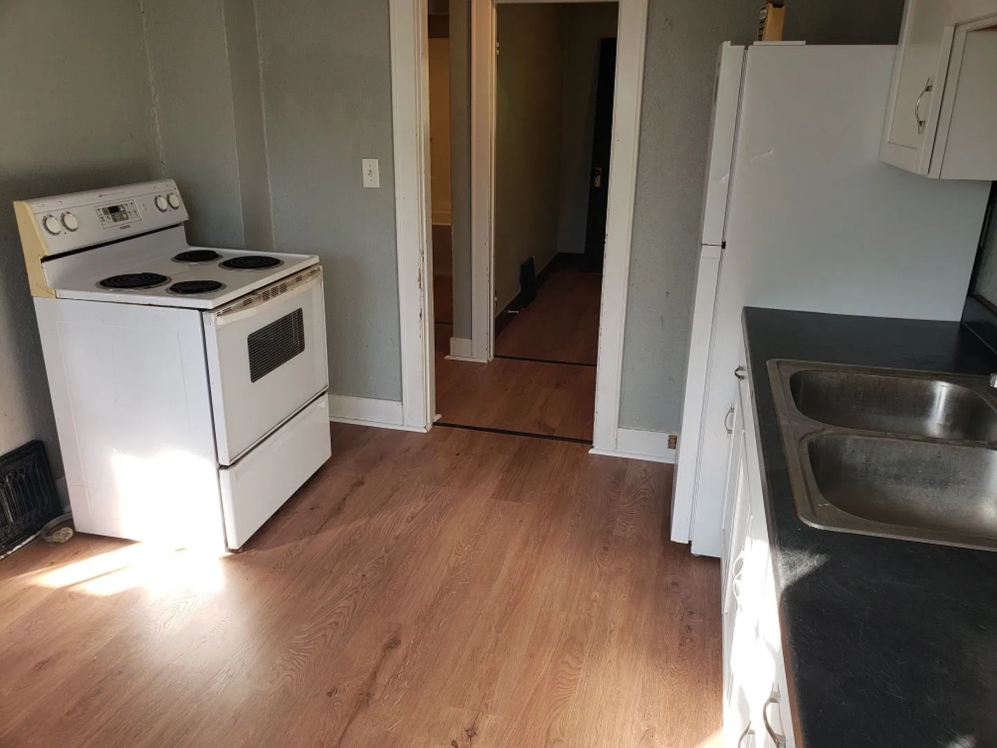 $950| 2BD 1BA| 2026 Bellevue Ave Unit 2| Available now! — Photo 3