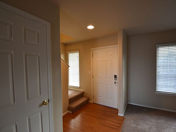 3rd image of 6916 78th Dr NE