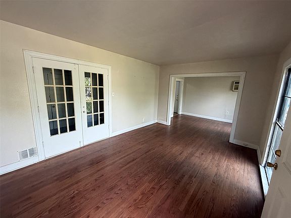 4th image of 7306 Garden St