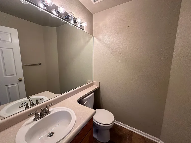 4157 Knollvale Dr — Photo 10