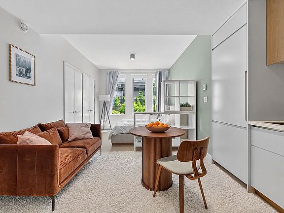 2nd image of 208 Delancey St #1C