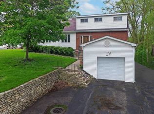 216 Janet Dr, Island Lake, IL 60042