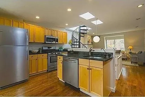 24 Lawrence St #2 — Photo 3