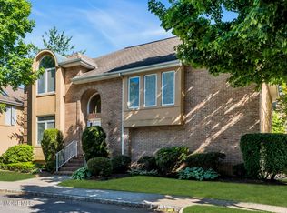 166 La Quinta Ct, Holmdel, NJ 07733