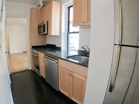 Rented by Urban Real Estate Inc | media 5