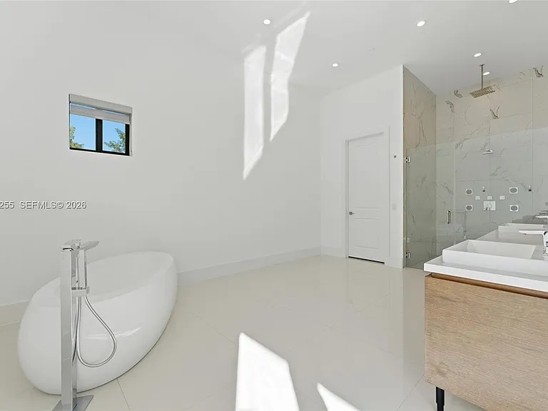 10005 SW 66th St — Photo 27