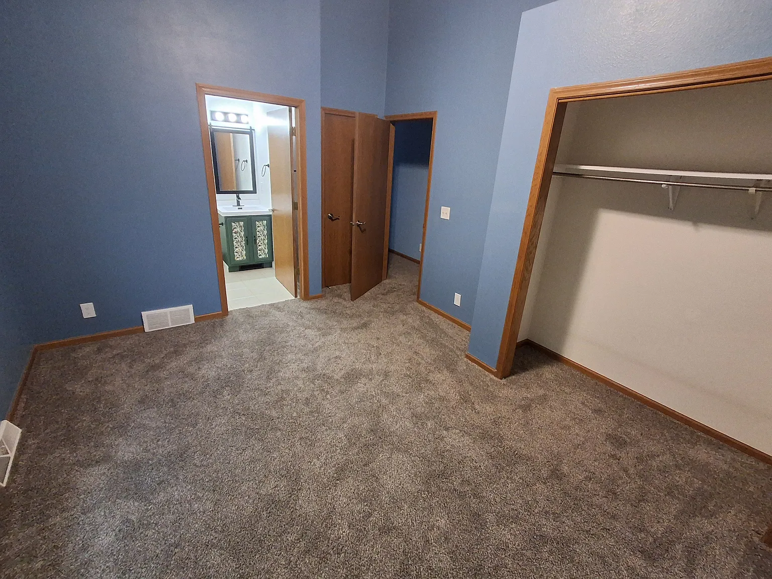3 bed, 2.5 bath, 1612 sqft, $2,500 — Photo 2