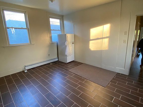 3rd image of 81 Henry St #3