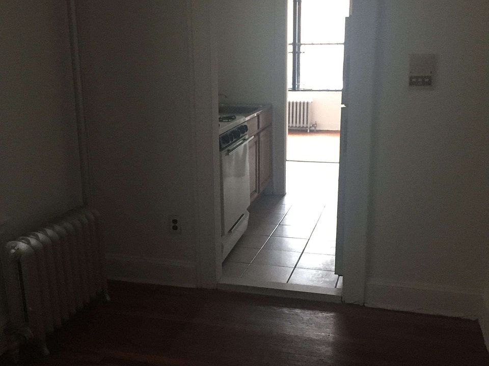 1st image of 2143 27th St APT A1