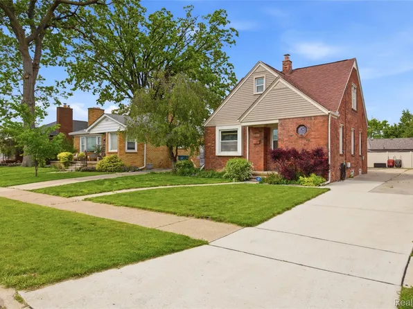 1188 Champaign Rd, Lincoln Park, MI 48146