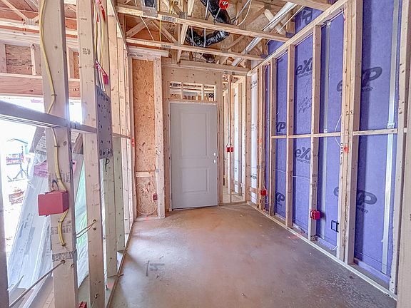 5th image of 211 Pond View Ct