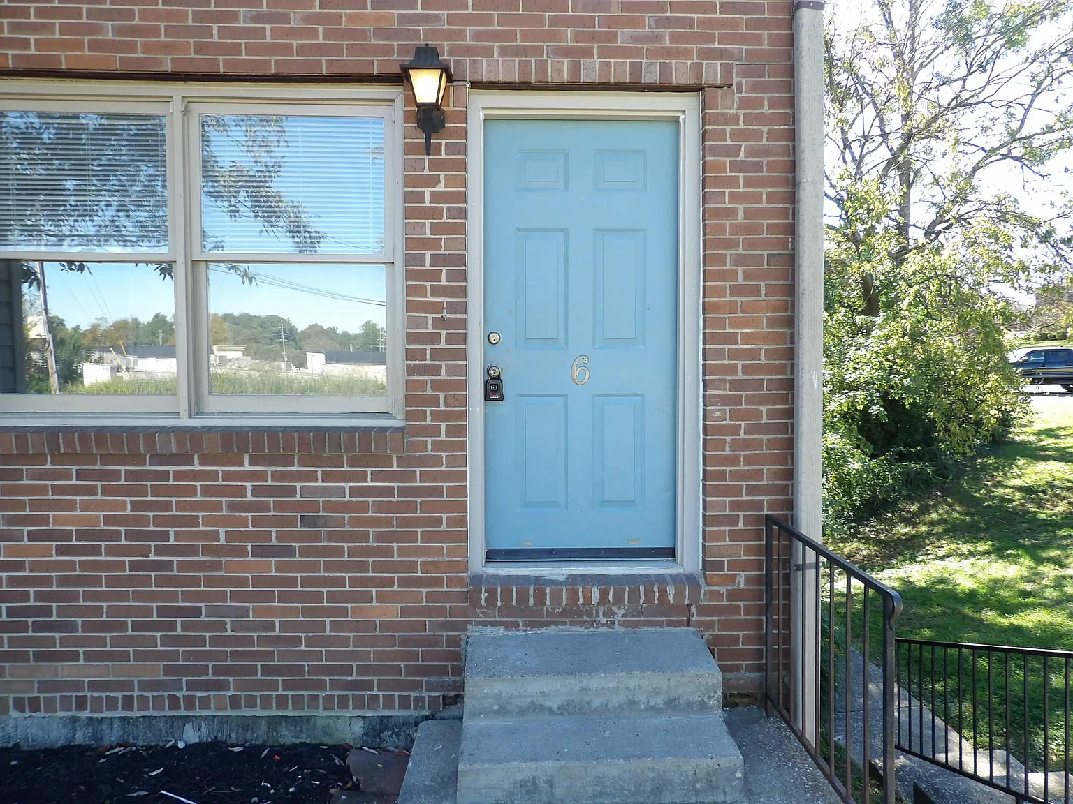 2 bed, 1.5 bath, 980 sqft, $1,050 — Photo 4