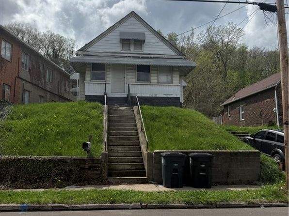 1814 Manchester Rd, Akron, OH 44314