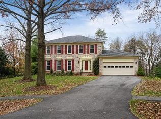 155 Peyton Rd, Sterling, VA 20165