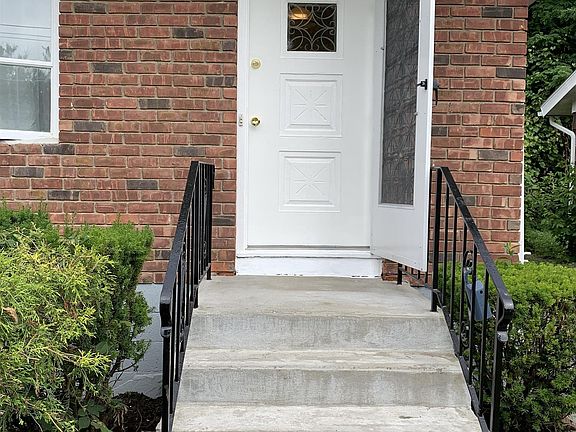 3rd image of 24 Daytona Ave