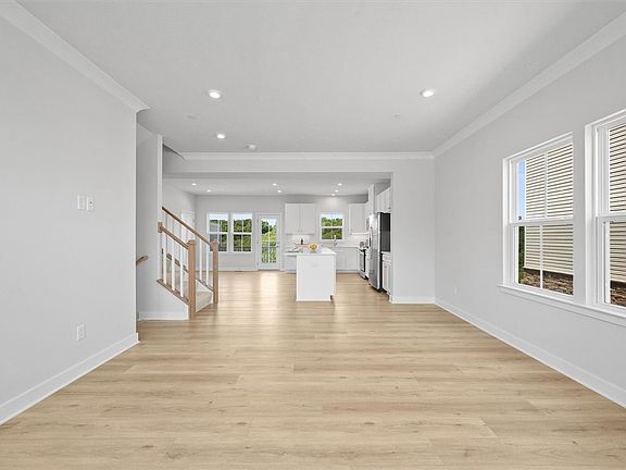 3rd image of 452 Nolan Cir