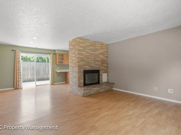 4780 Cody Ave — Photo 9