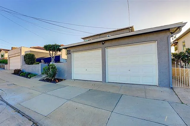 3152 Horton Ave — Photo 3